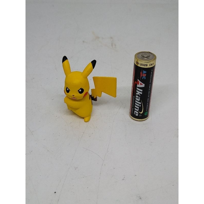 FIGUR POKEMON TOMY NINTENDO - PIKACHU