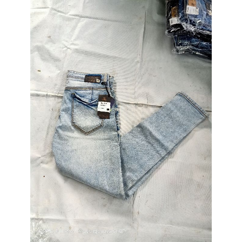 Celana jeans produk EMBA original model slimfit bahan melar size 27&29 nyaman dipakai