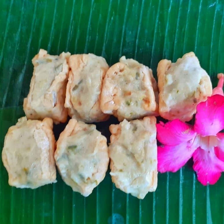 

TAHU BAKSO AYAM DENGAN BUMBU KACANG PER KILO