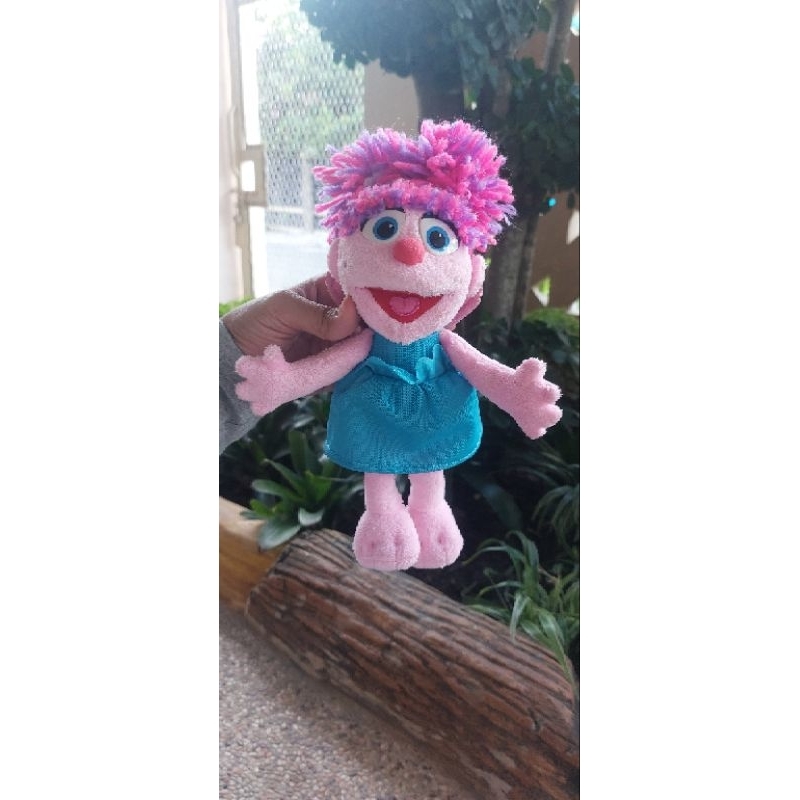 Boneka Abby Sesame Street