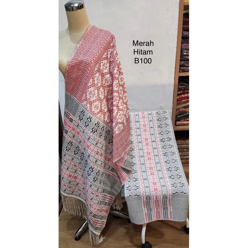 Songket Medan Tumtuman Tarutung Tanpa Sambungan Warna Merah Hitam B100