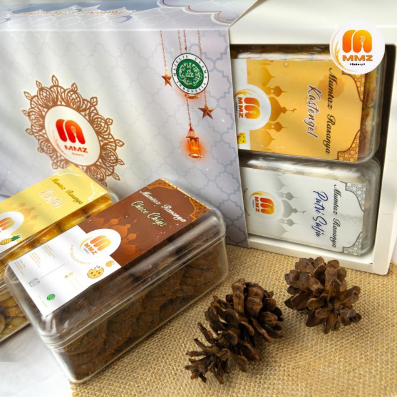 

Mumtaz bakery Paket Kue Kering Lebaran isi 4 varian Kastengel Nastar Choco chips Putri Salju Original