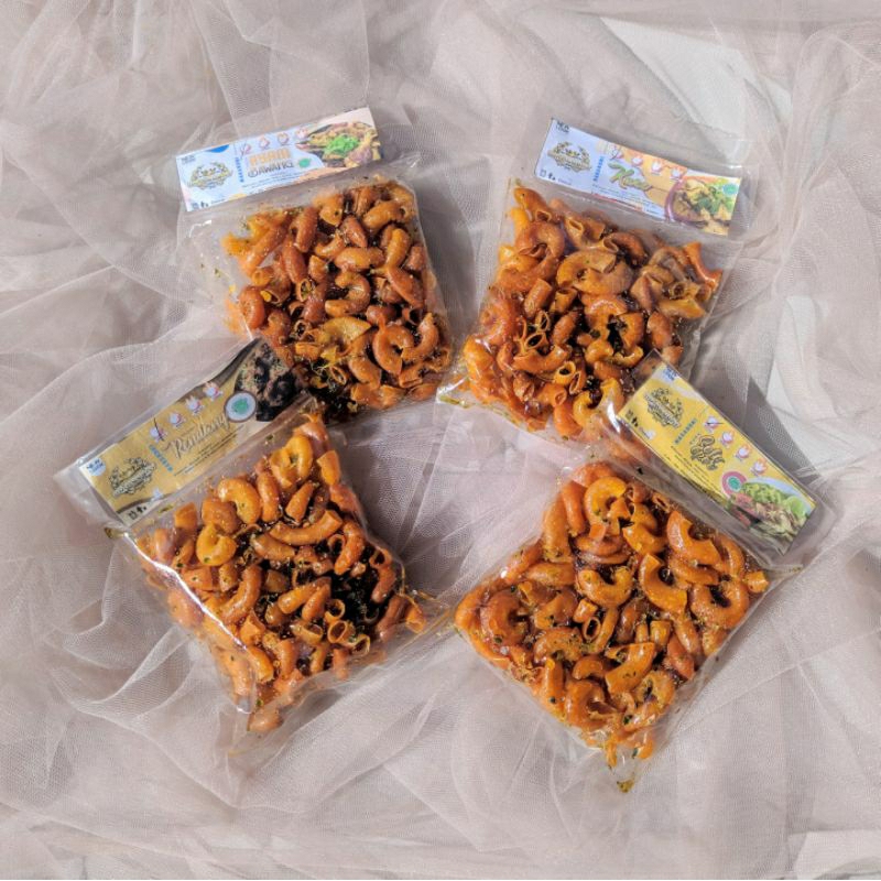 

Makaroni 35 gram / Nyemiil skuy / Makaroni rasa khas nusantara / Makaroni pedas / Camilan kriuk / Snack / Camilan pedas