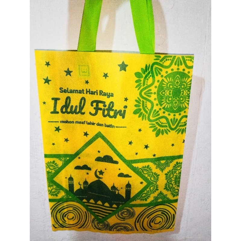 

Goodie Bag Lebaran Idul Fitri isi 12 pcs/Tas Lebaran Idul Fitri (Lusinan)/Tas Hampers Lebaran (Lusinan)/Tas Bingkisan Lebaran/Tas Lebaran Idul Fitri (LUSINAN)/Goodie Bag Lebaran Idul Fitri isi 12 Pcs/TAS LEBARAN IDUL FITRI ISI 12 PCS/Tas Spunbond