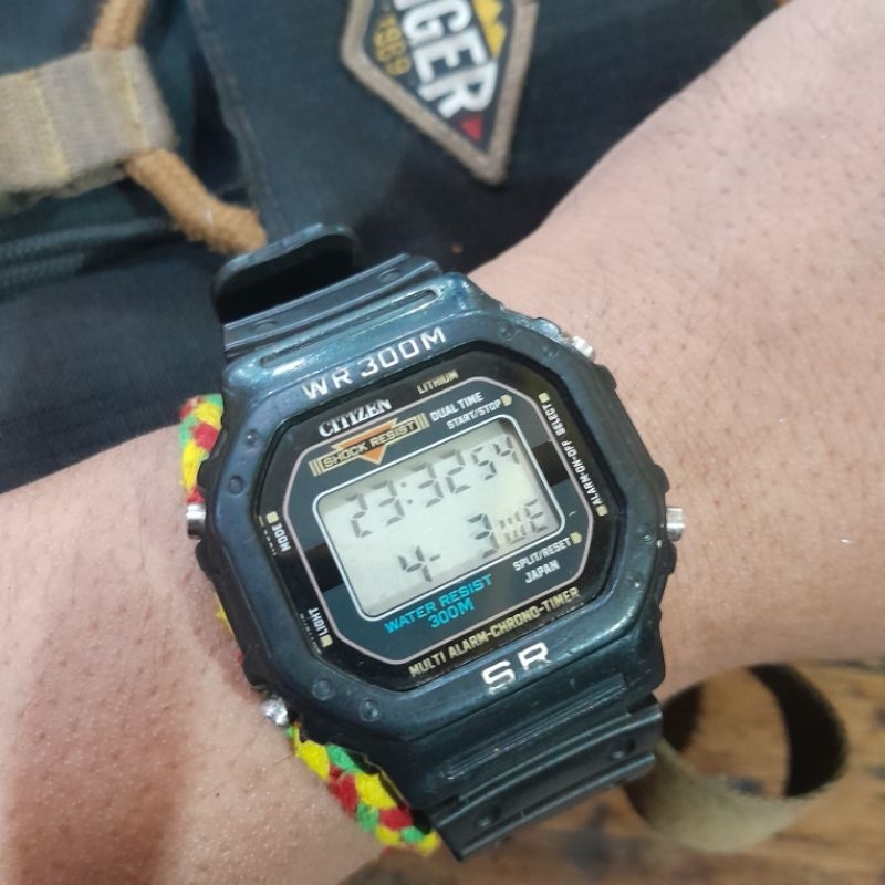 Jam tangan second original pria Vintage citizen digital watch P130 311485TA
