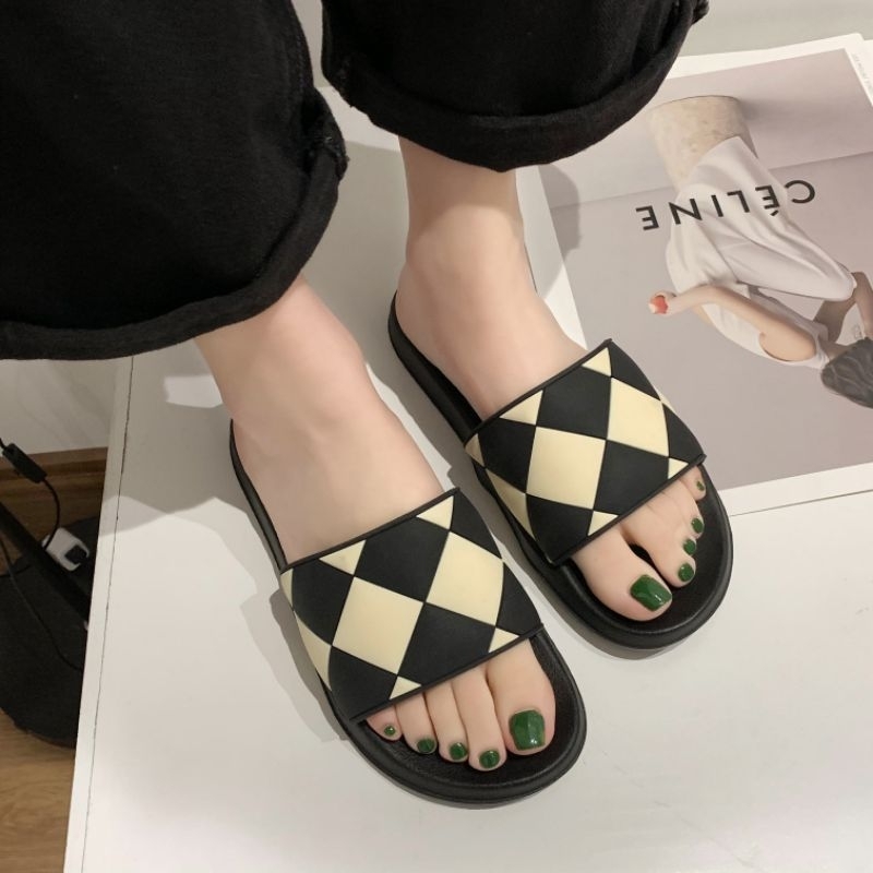 Sandal Tawana Ketupat. Sandal Tawana Belah Ketupat