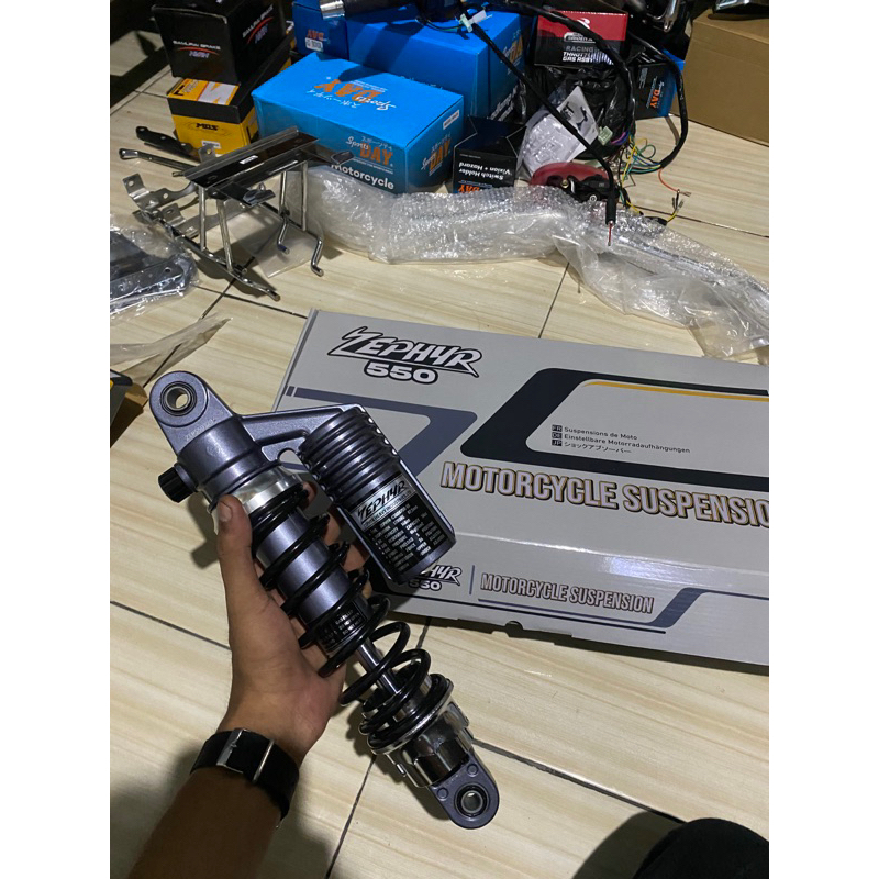 Shock Breaker Skok Belakang Zephyr 550 Original