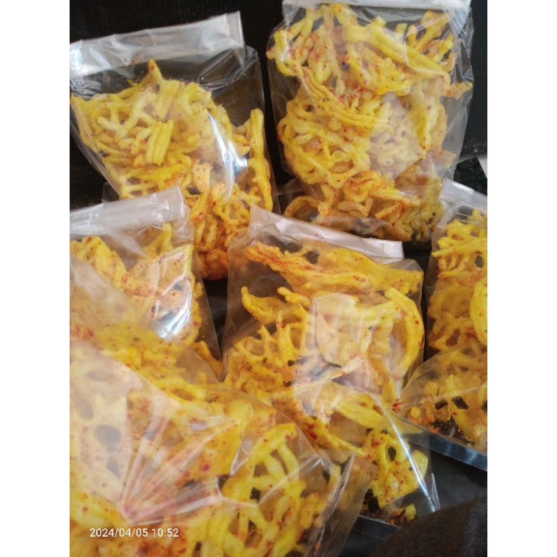 

seblak kawat seblak krupuk mie seblak krupuk kuning