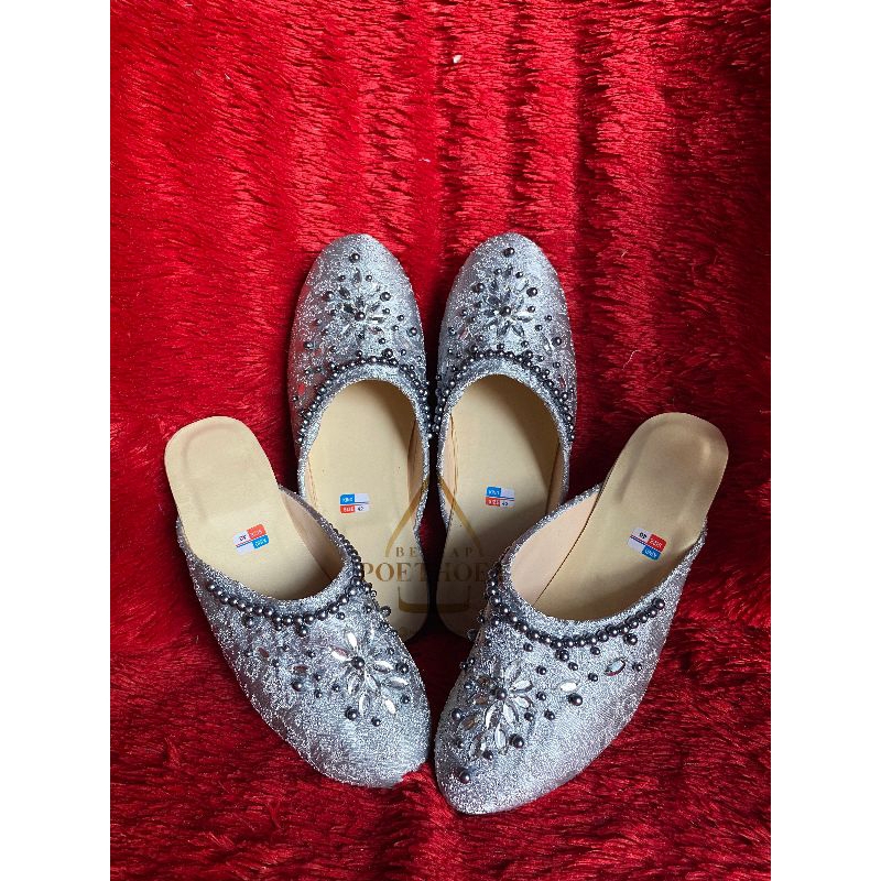 Selop sepatu pengantin pria wanita silver elegan