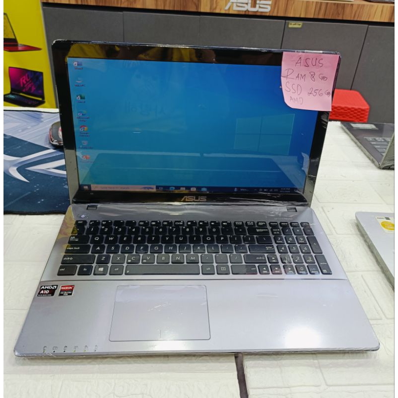 Laptop asus amd A10-5750M 8Gb ssd 256Gb 15,6inch bekas mulus normal