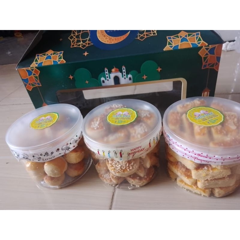 

PAKET KUE KERING LEBARAN ISI 3 TOPLES KECIL HAMPERS KUE KERING