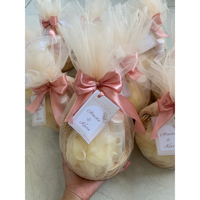 HAMPERS KERANJANG ROTAN - HAMPERS ESTETIK - HAMPERS TSYAKURAN - HAMPERS AQIQAH - HAMPERS SIRAMAN - H