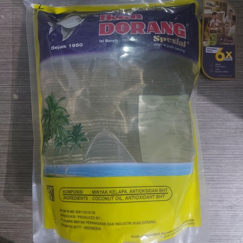 

Minyak Kelapa Cap Ikan Dorang Spesial Warna Putih Bening 1900ml Refill