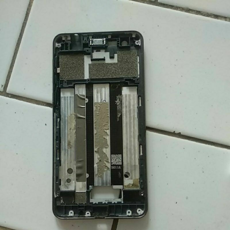 Frame+ tombol lengkap dengan switch Bekas Nokia 2