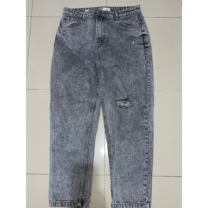 PRELOVED-DARK RIPPED JEANS BERSHKA