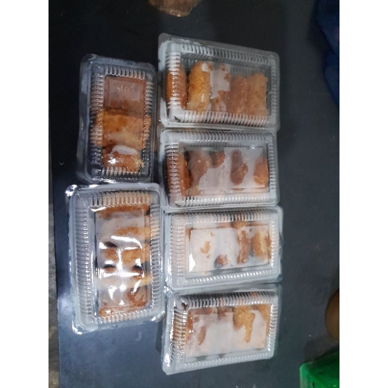 

frozen tahu isi ayam suwir pedas