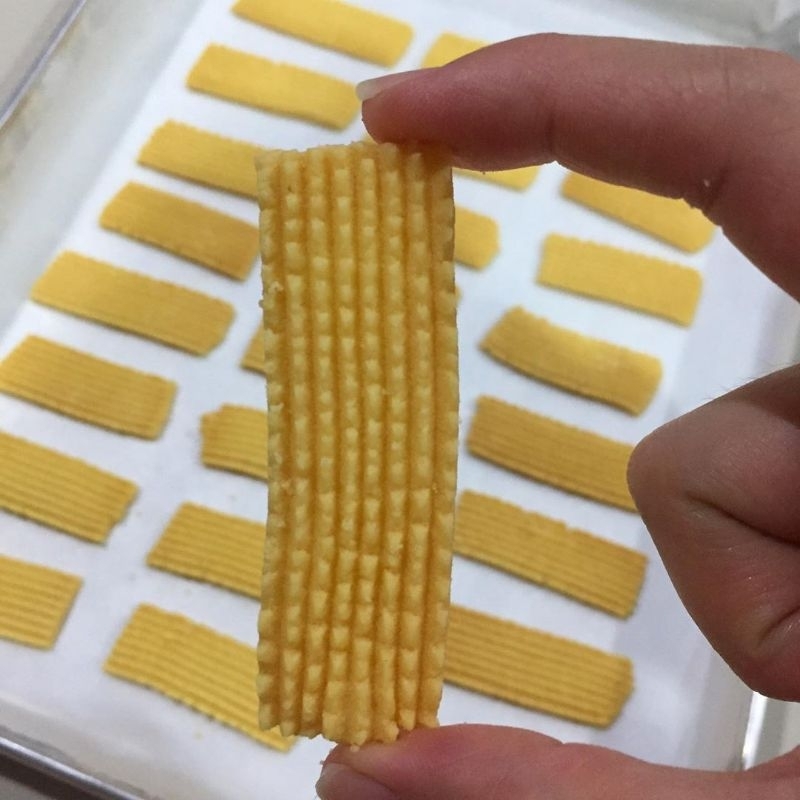 

Kue semprit Panjang "Mom Gaby :)