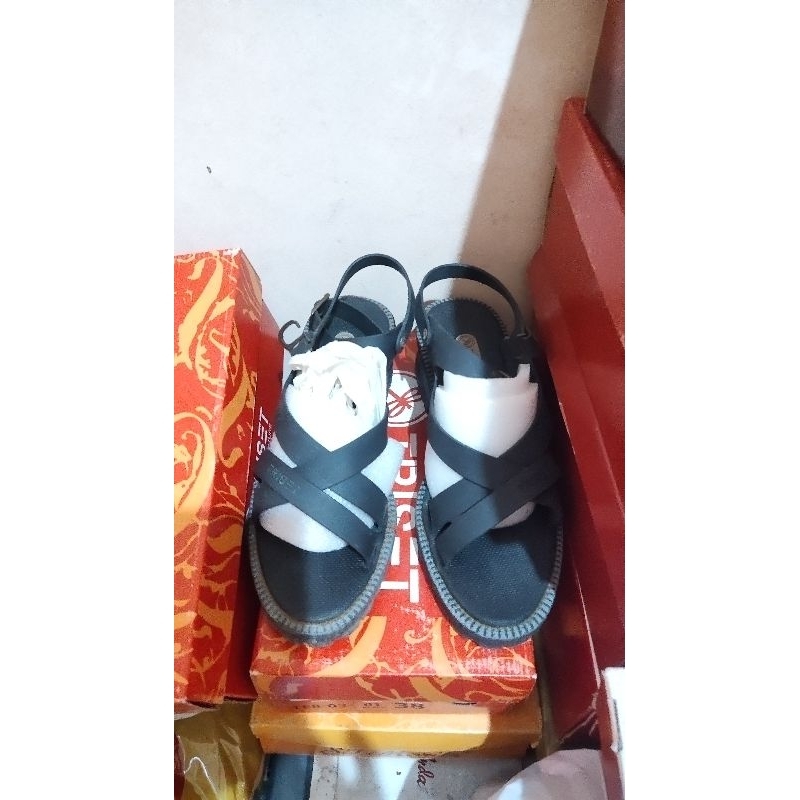 Sepatu Triset Matahari, Sneakers Slip On, Sandal Wedges, Bata