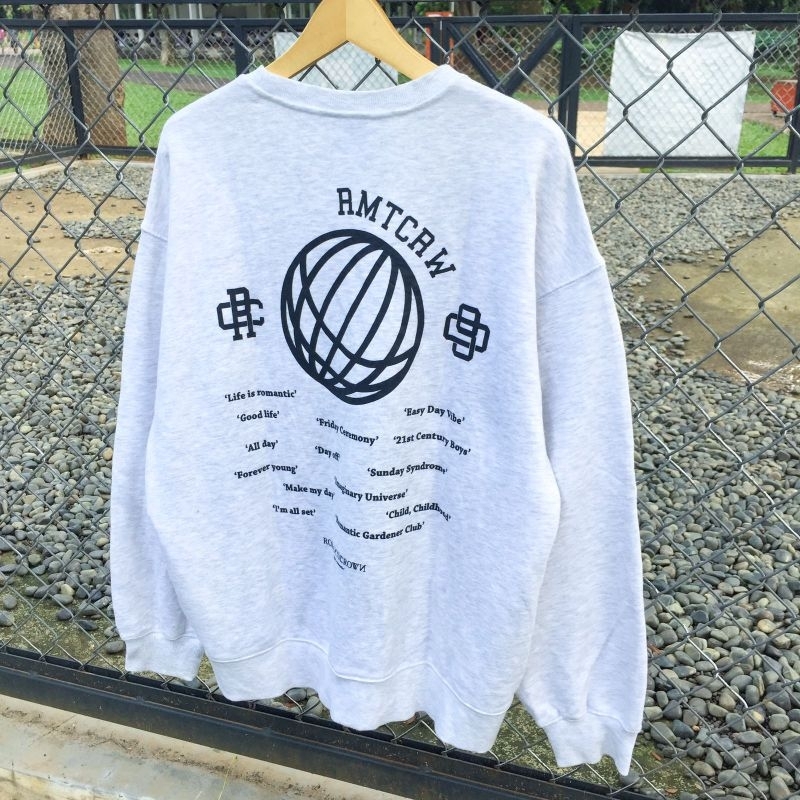 ROMANTIC CROWN CREWNECK