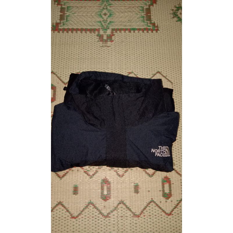 TNF Goretex Size 100