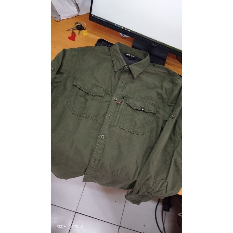 eiger evolute kemeja preloved