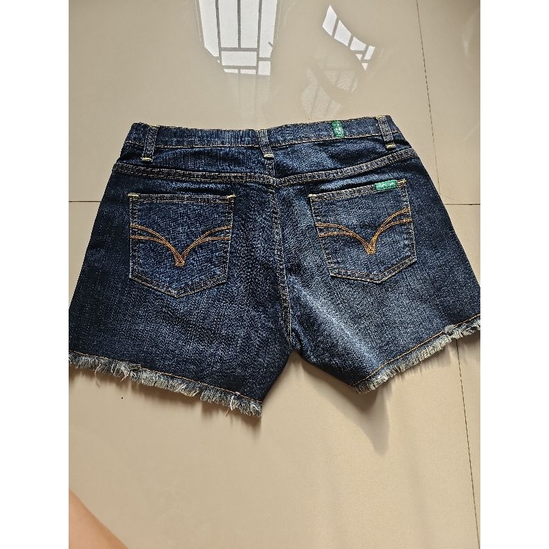 celana pendek Point one