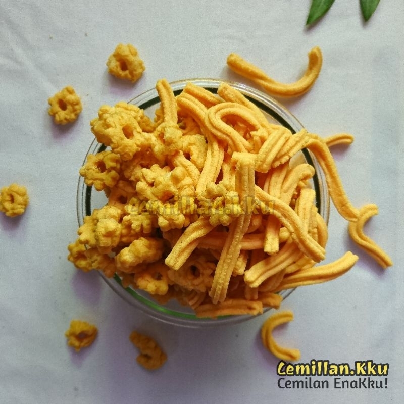 

500gr Kembang Sakura / Cipiran Kuning Snack Jadul rasa Bawang Gurih
