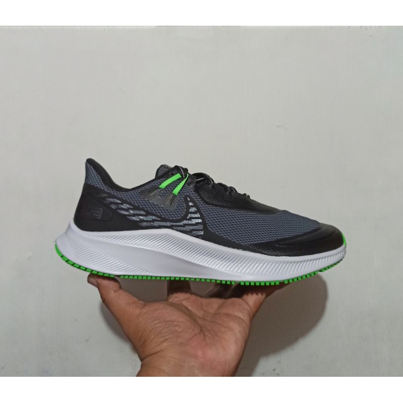 NIKE QUEST SHIELD 3
