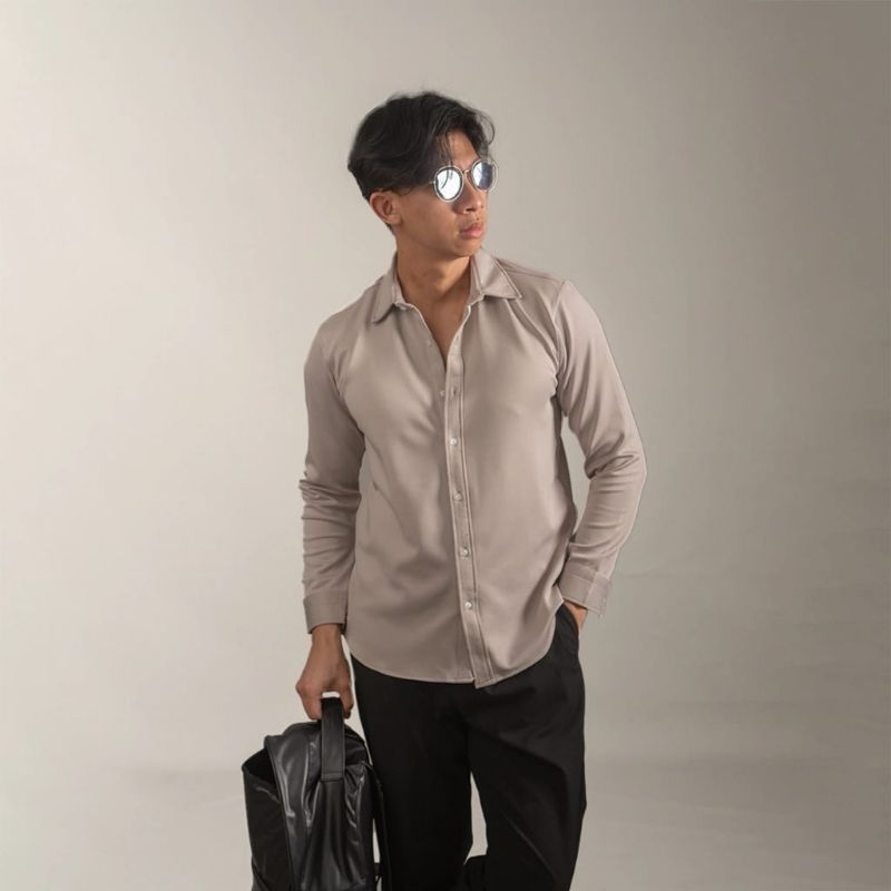 Signore Basic Shirt Scuba Kemeja Lengan Panjang Light Grey Size M