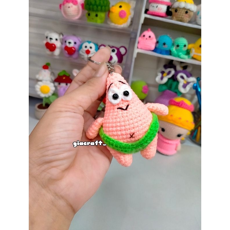 custom produk gantungan kunci rajut patrick star | custom amigurumi patrick star keychain | boneka r
