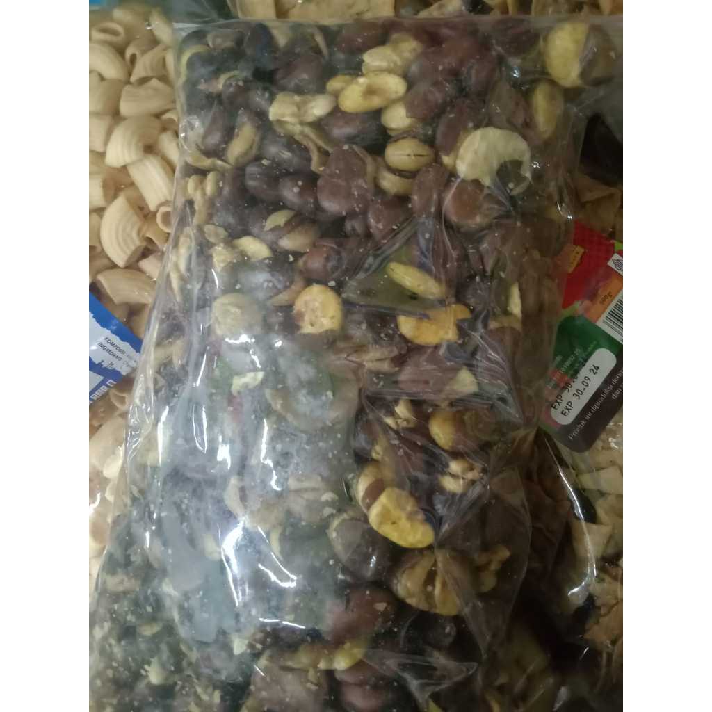 

PREMIUM KACANG KORO KULIT 1 KG RENYAH ENAK GURIH