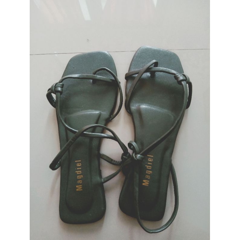 [Preloved] sandal magdiel