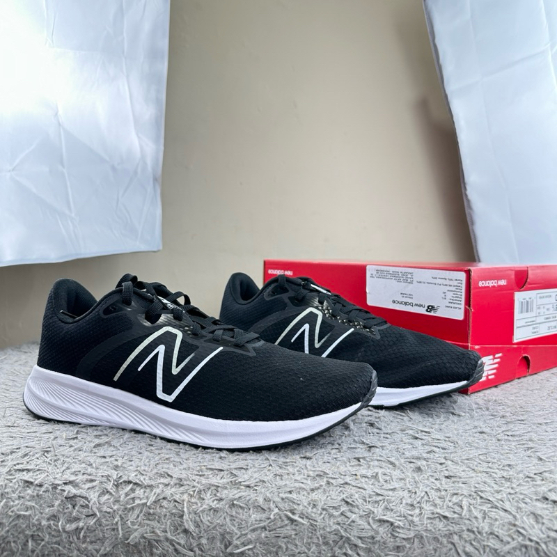 Sepatu Lari Pria Original New Balance 413 v2 Black M413LB2