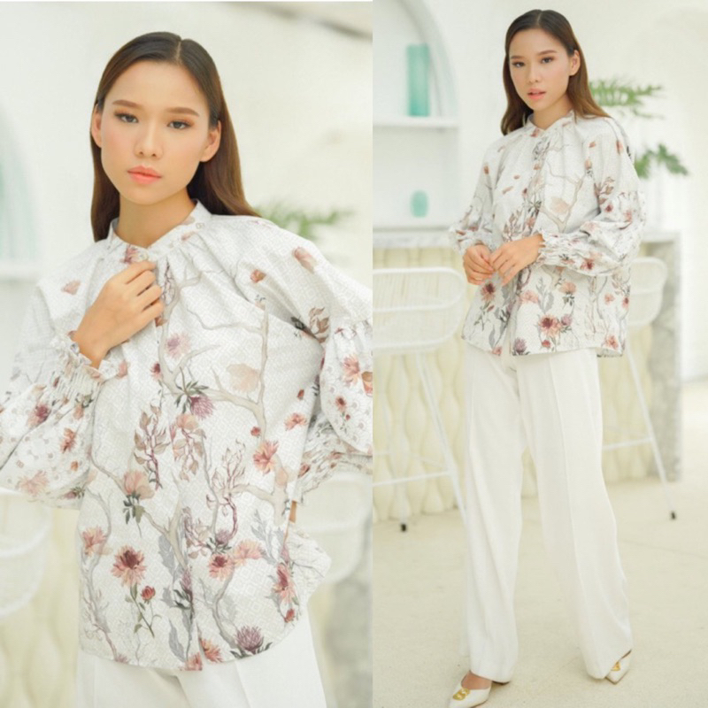 Benang Jarum Romantic Garden shirt with Mandarin Collar-Beige NEW WITH TAG SIZE M