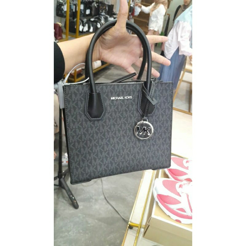 NEW MK MERCER MEDIUM SIGNATURE BLACK