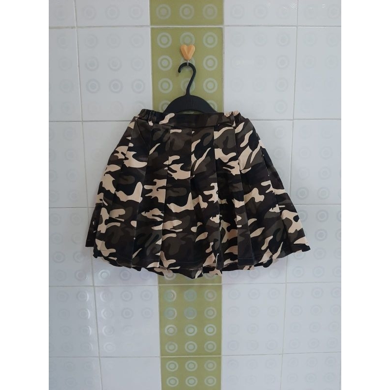Rok celana pendek tebal army Ploved