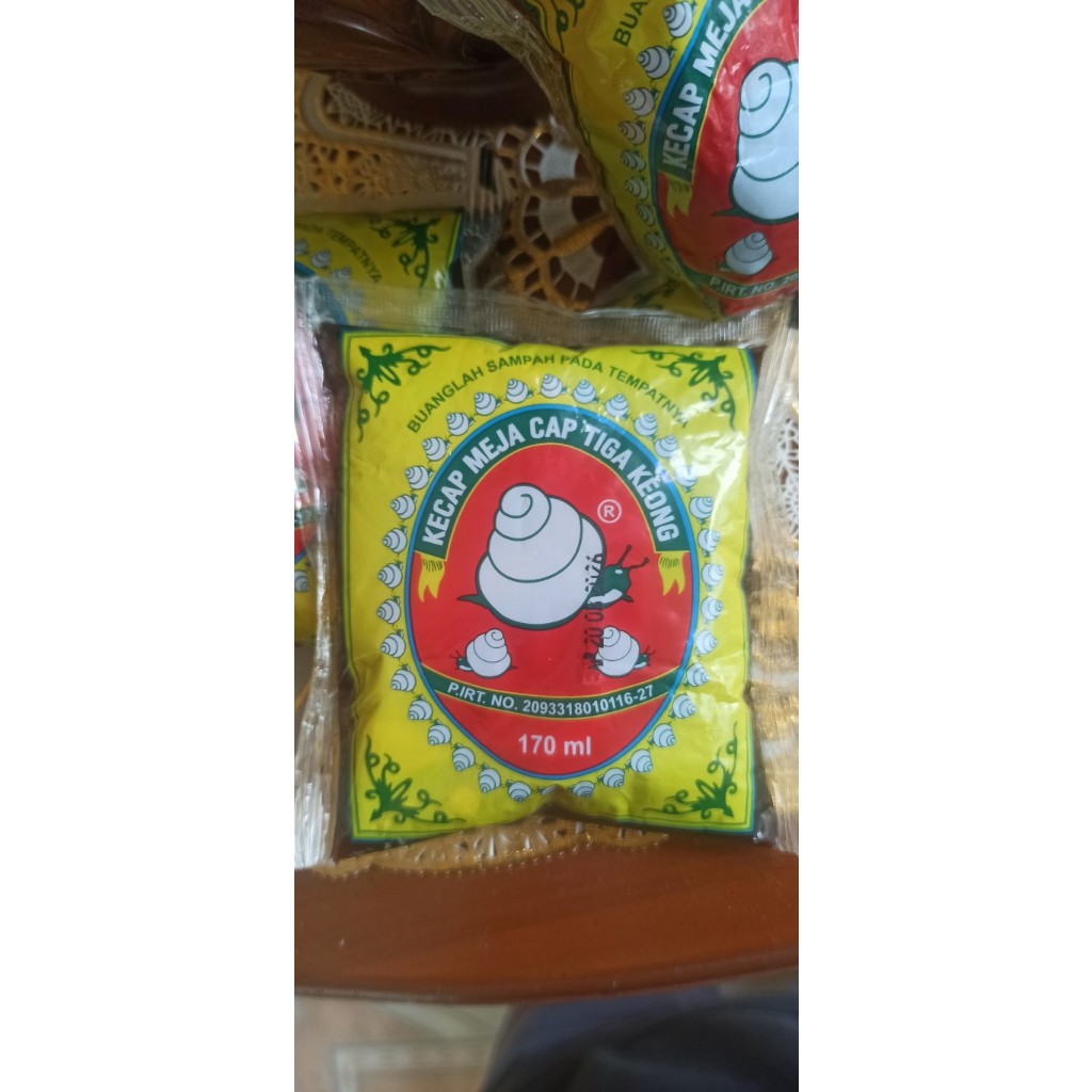 

Kecap Manis Cap Tiga Keong No MSG Khas Pati Alternatif Kecap Lele 170 ml ( 1/4kg)