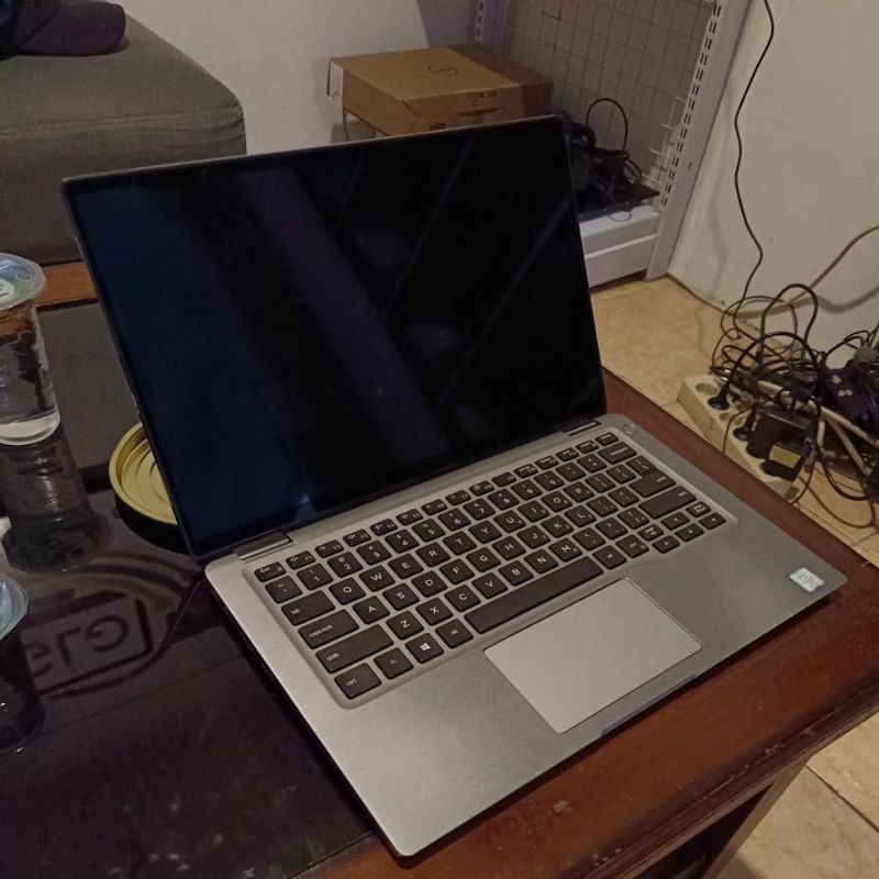 dell ultrabook 7400 core i7 ram 16gb SSD 512gb