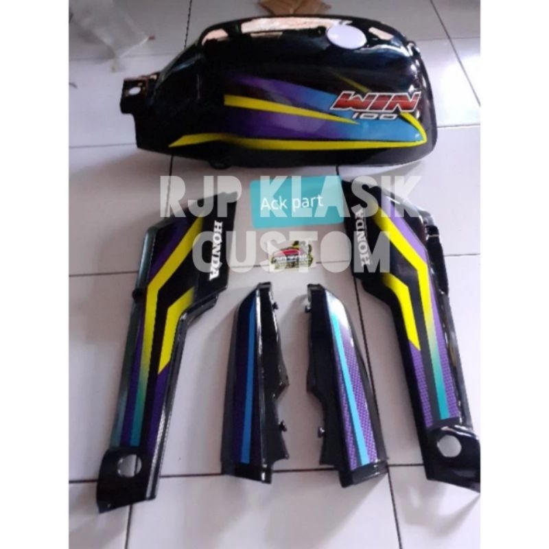 Bodi set tangki win 100 tepong aki win set striping honda win mirip original