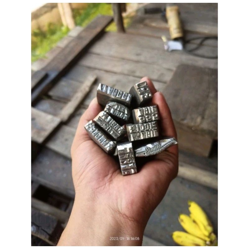 

CAP STEMPEL PANDAI BESI