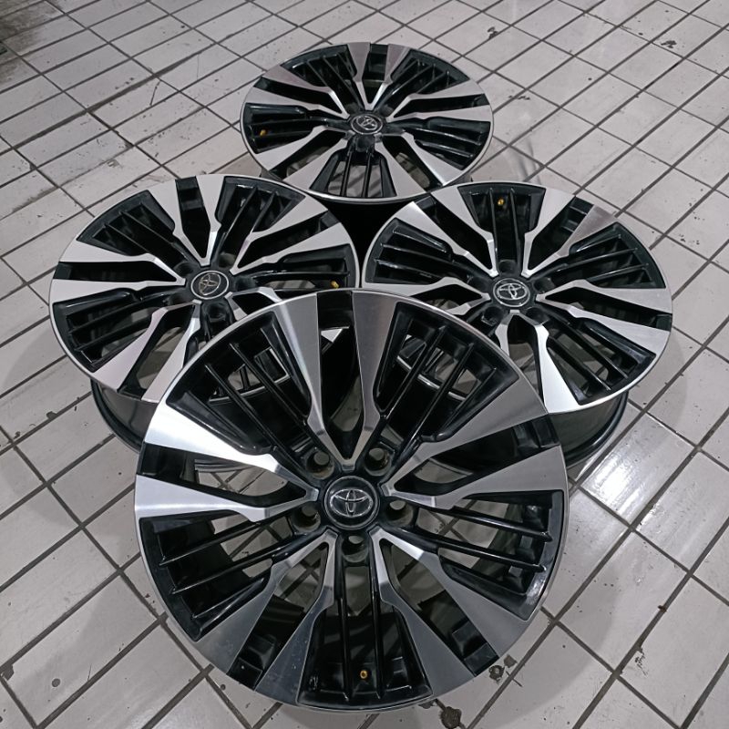 Velg Mobil Bekas Replika Alphard Ring 18 Untuk Inova Alphard Vellfire