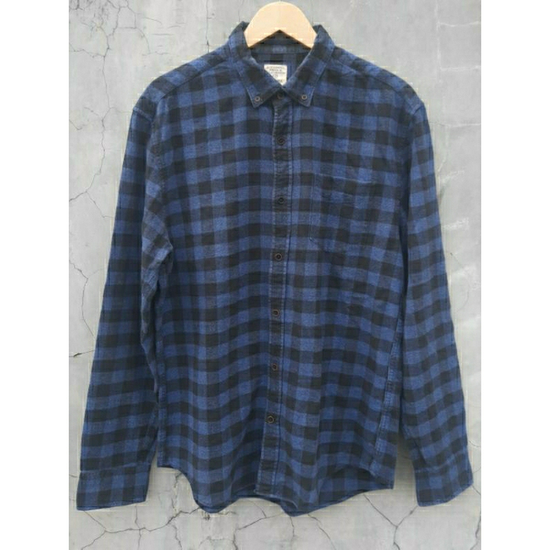 kemeja flanel lengan panjang giordano blue plaid size L fit XL