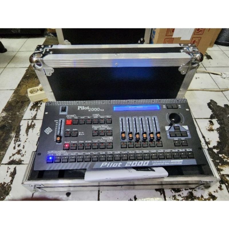Mixer console lighting dmx pilot 2000 multifungsi bonus hardcase tebal dan kuat