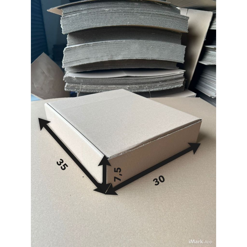 

Kardus box baru uk 35x30x7,5cm