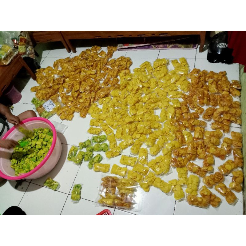 

KERIPIK SINGKONG/COMRING/EMPING SINGKONG