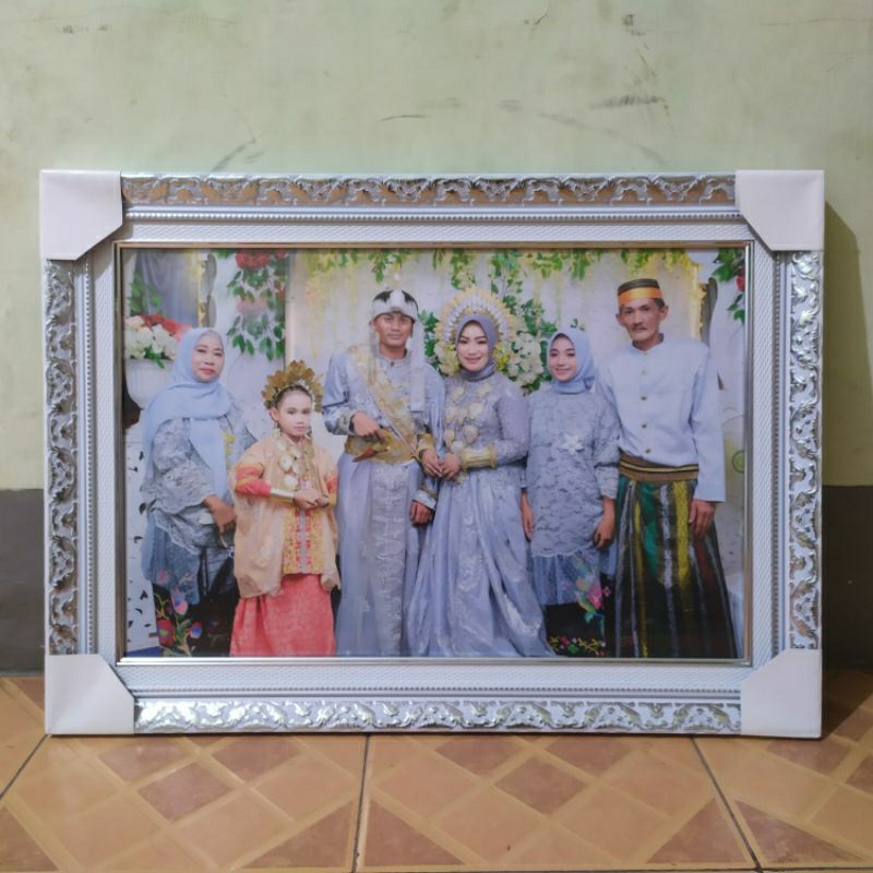 Cetak Foto Keluarga Sudah Termasuk Bingkai Ukuran 16RW Double Frame Tebal 4cm