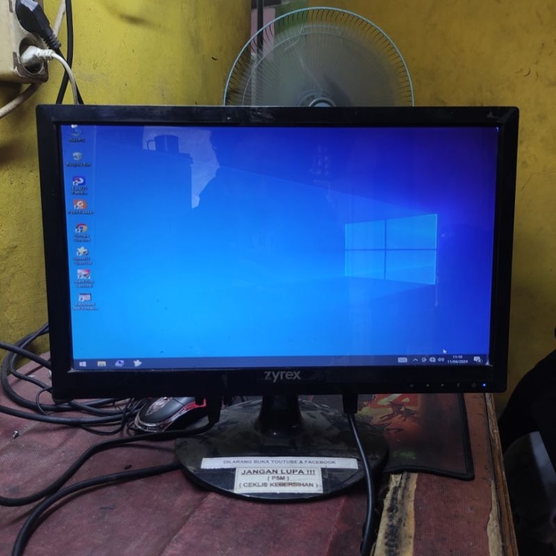 Monitor Lcd/Led 16/17 grade C minus garis, polaris, dan spot