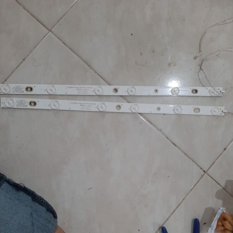 sepasang (2 strip) lampu tv Led polytron 24 inch