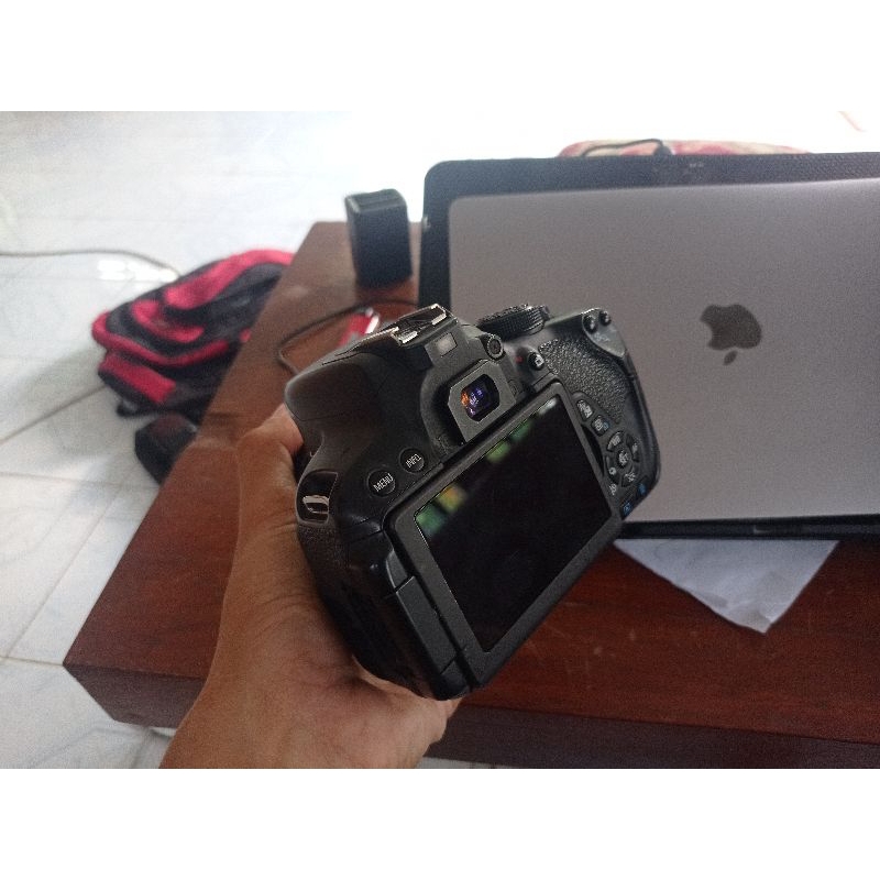 CAMERA CANON 700D lensa 35yn second