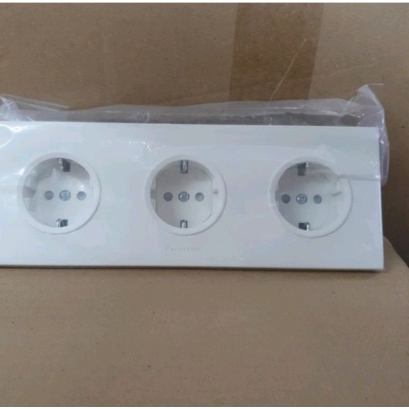 stop kontak 3 lubang wesjp11233 putih panasonic